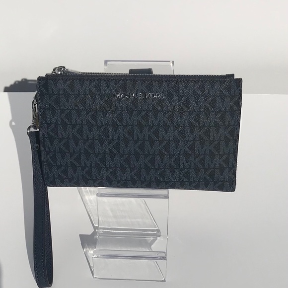 Michael Kors Jet set Travel Double Zip Wristlet - Picture 3 of 7